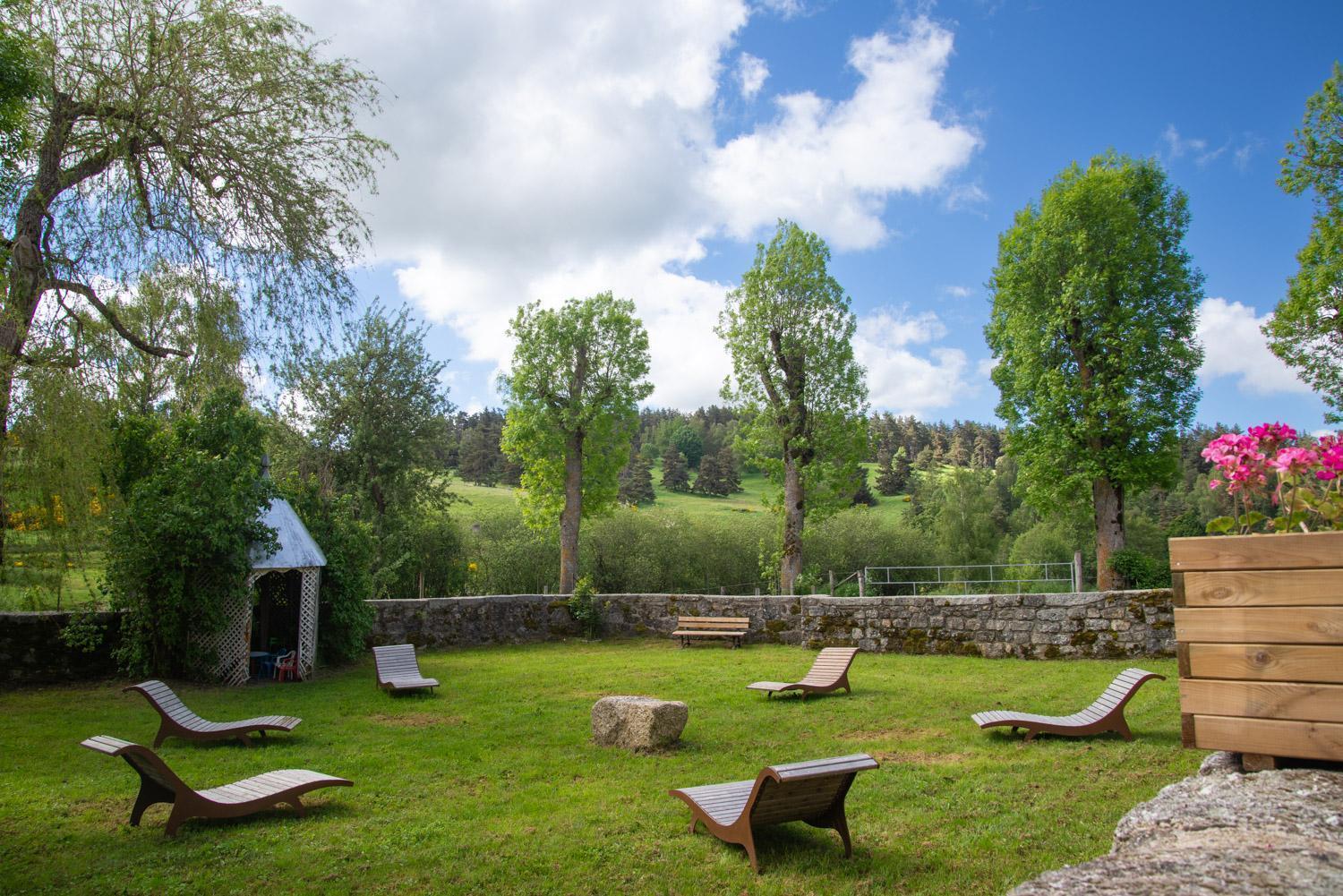 Gite De La Grange - Domaine De Coulagnettes Serverette Exteriör bild